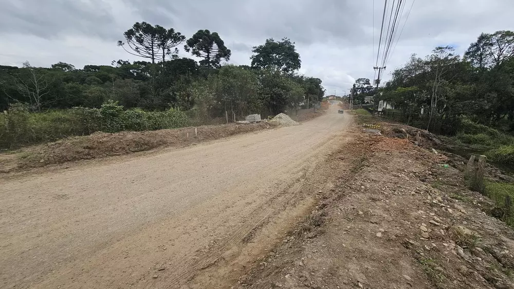 Mais um trecho da Rua Ignácio Schelbauer está sendo pavimentado pela Prefeitura